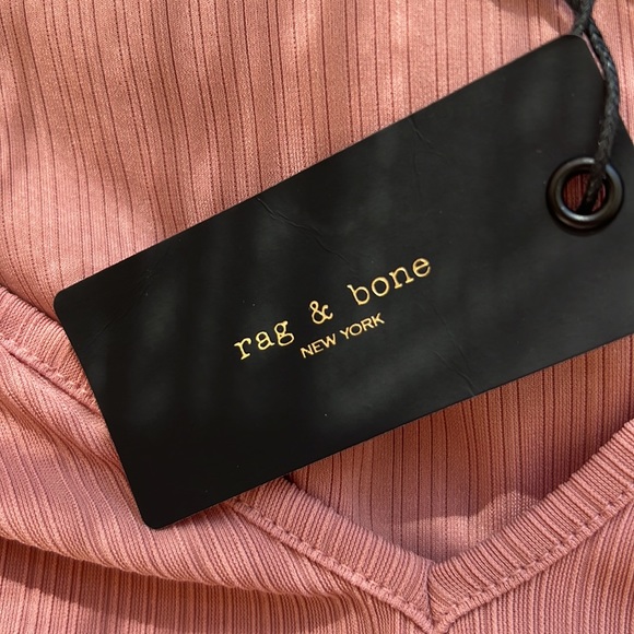 🩷 Host Pink 🩷Rag & bone beautiful v neck top. - Picture 4 of 5